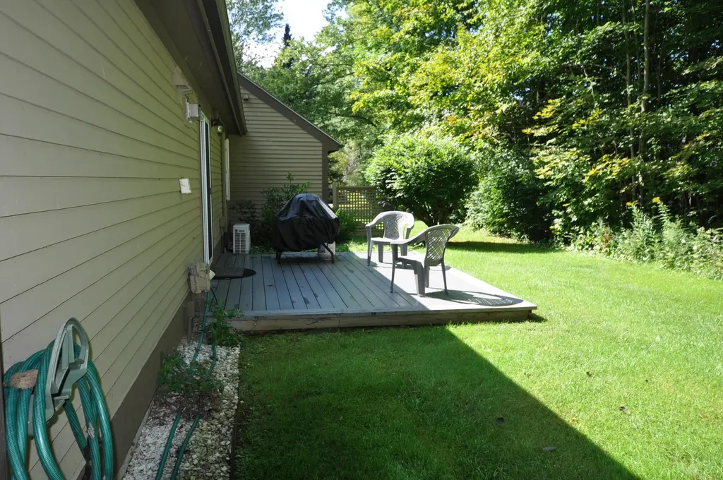 38 Jade Circle Manchester VT 05255