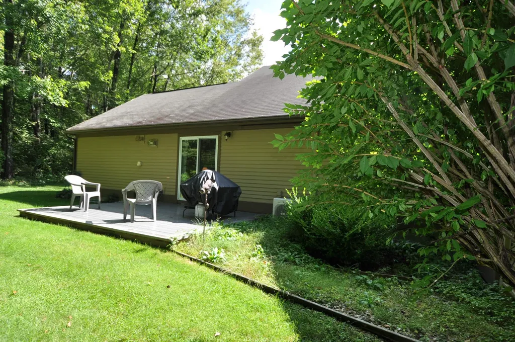 38 Jade Circle Manchester VT 05255