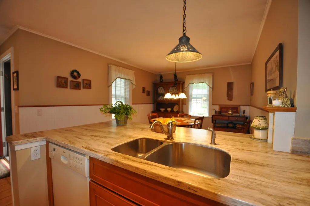 38 Jade Circle Manchester VT 05255