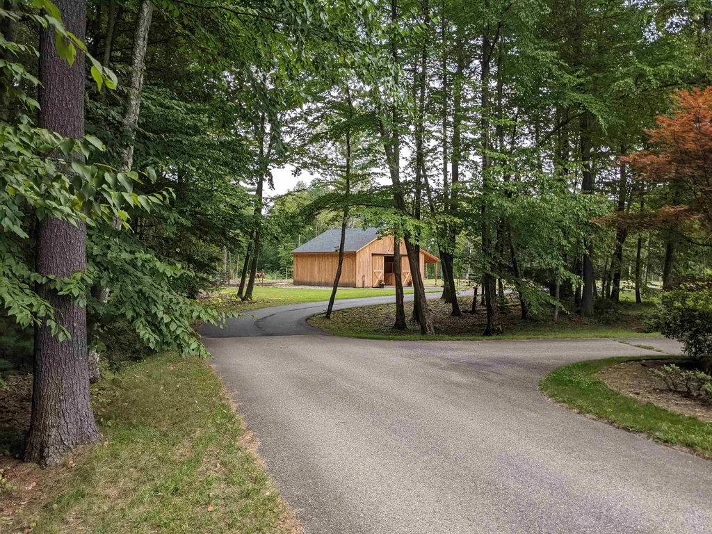 9 Aspen Hill Drive South Hampton NH 03827