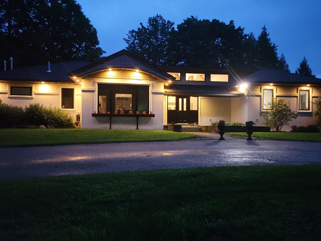 9 Aspen Hill Drive South Hampton NH 03827