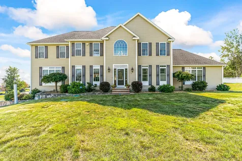 15 Empire Road Pelham NH 03076
