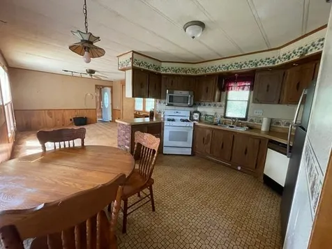 18 Silver Bell Mobile Home Park Rochester NH 03868