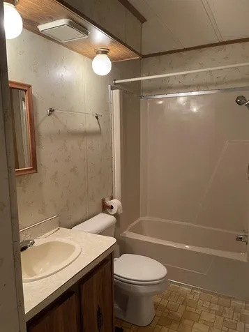 18 Silver Bell Mobile Home Park Rochester NH 03868