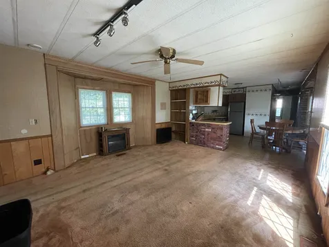 18 Silver Bell Mobile Home Park Rochester NH 03868