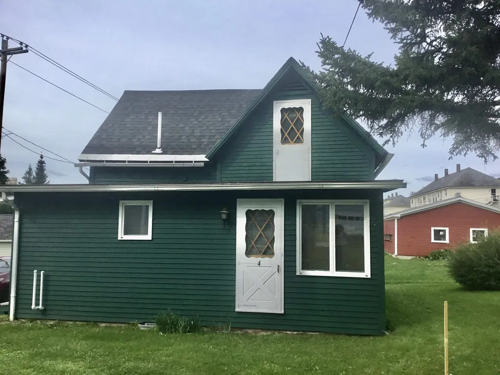 4 1st Avenue Orleans VT 05860