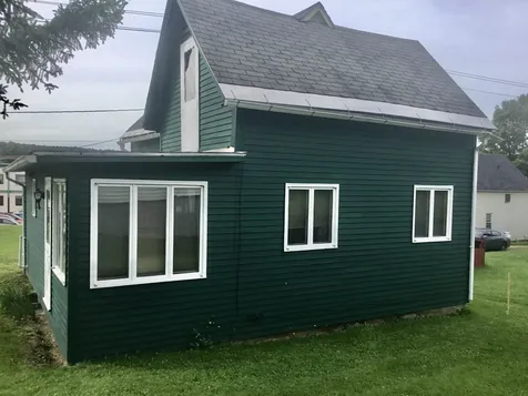 4 1st Avenue Orleans VT 05860