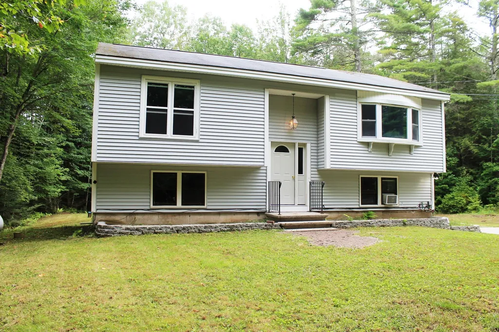 28 Shelley Lane New Boston NH 03070
