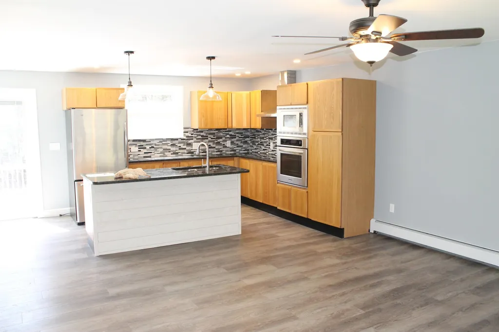 28 Shelley Lane New Boston NH 03070
