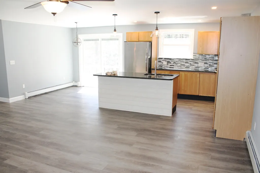 28 Shelley Lane New Boston NH 03070