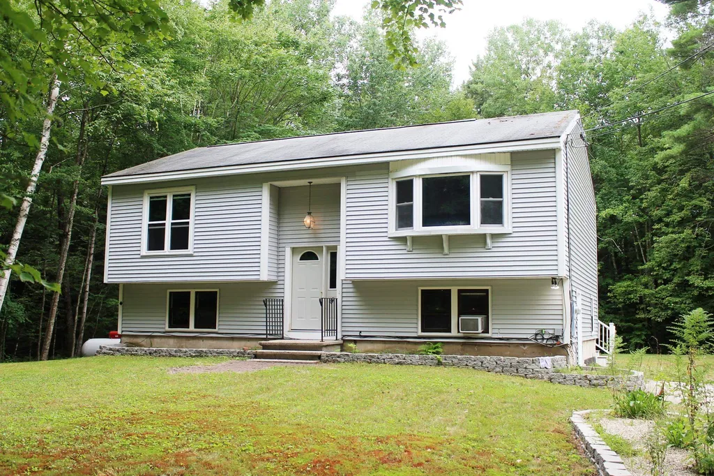 28 Shelley Lane New Boston NH 03070