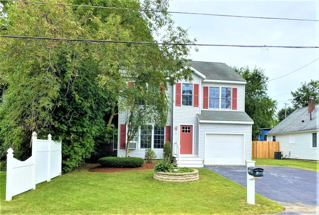 11 E Hobart Street Nashua NH 03060