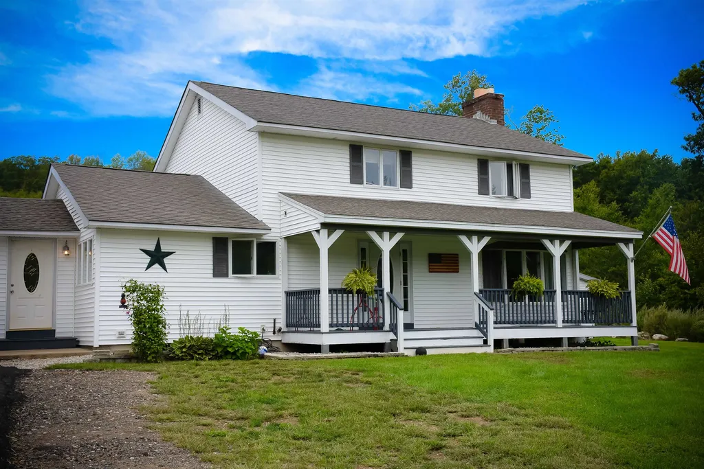 86 Horse Corner Road Chichester NH 03258