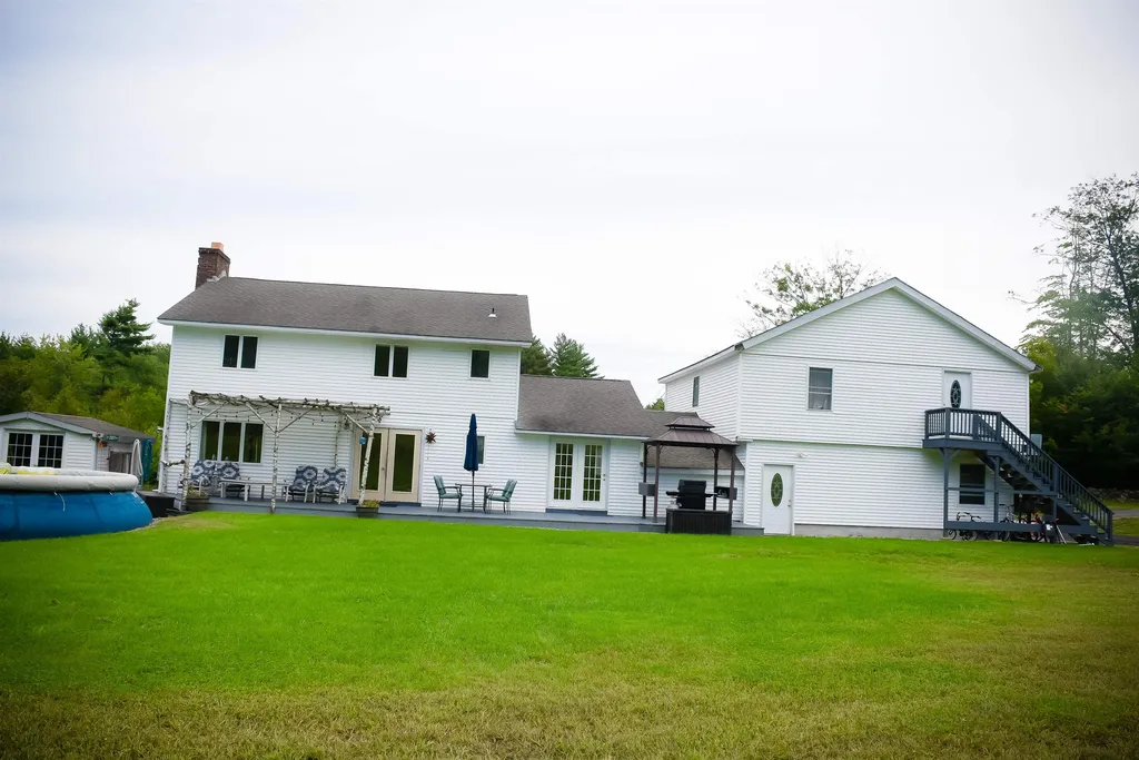 86 Horse Corner Road Chichester NH 03258
