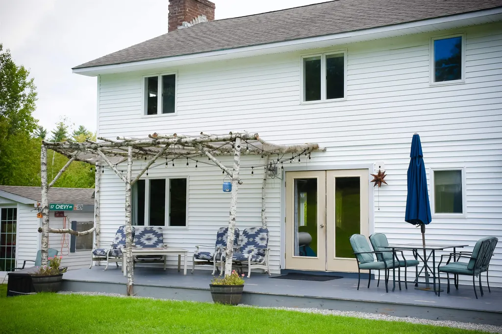 86 Horse Corner Road Chichester NH 03258