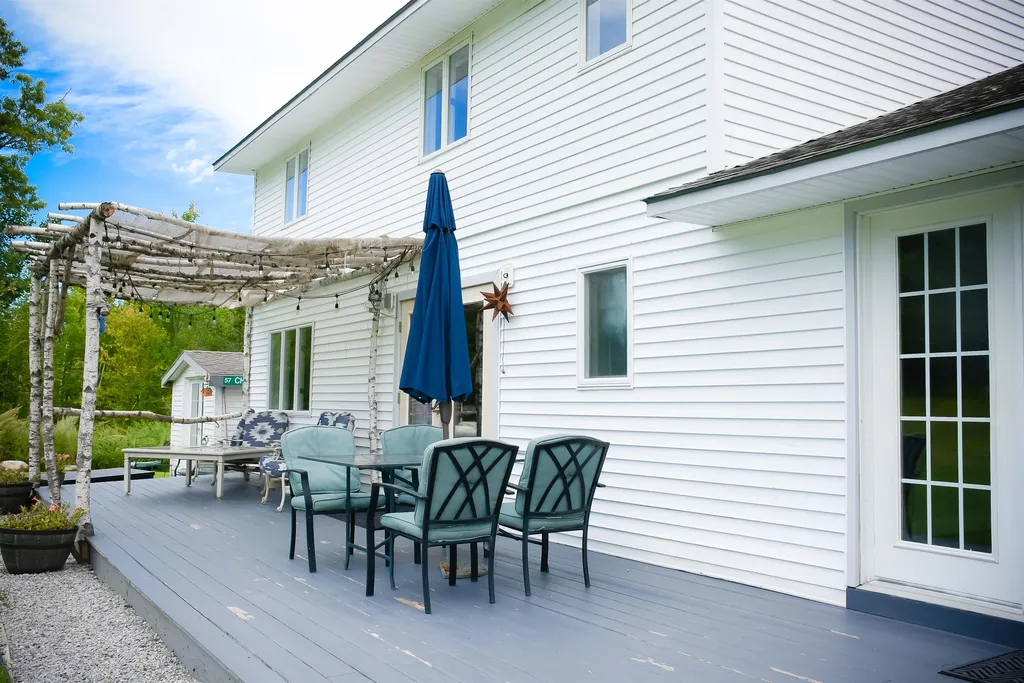 86 Horse Corner Road Chichester NH 03258