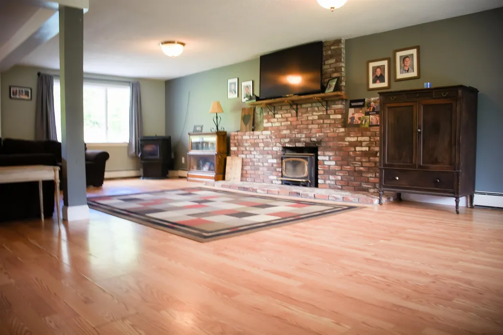 86 Horse Corner Road Chichester NH 03258