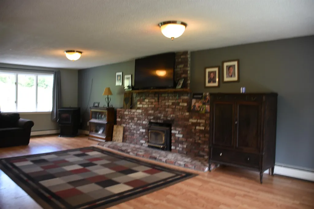 86 Horse Corner Road Chichester NH 03258