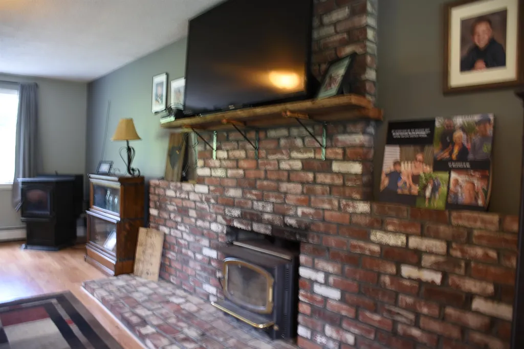 86 Horse Corner Road Chichester NH 03258