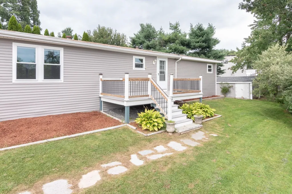 26 Sandpiper Path North Hampton NH 03862