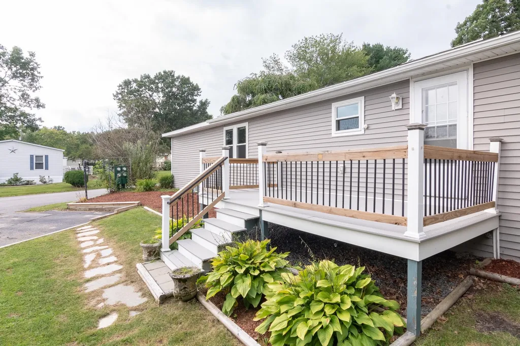 26 Sandpiper Path North Hampton NH 03862