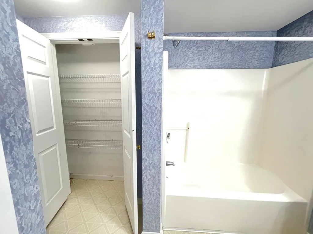 419 Ledgeview Drive Rochester NH 03839