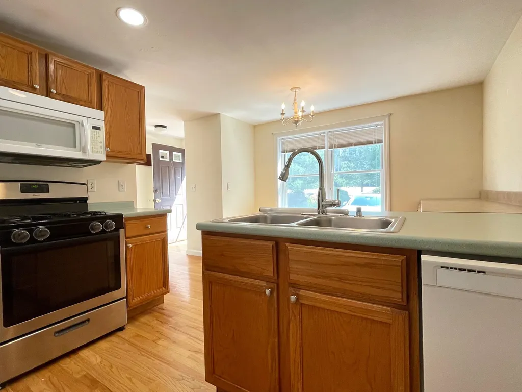 419 Ledgeview Drive Rochester NH 03839