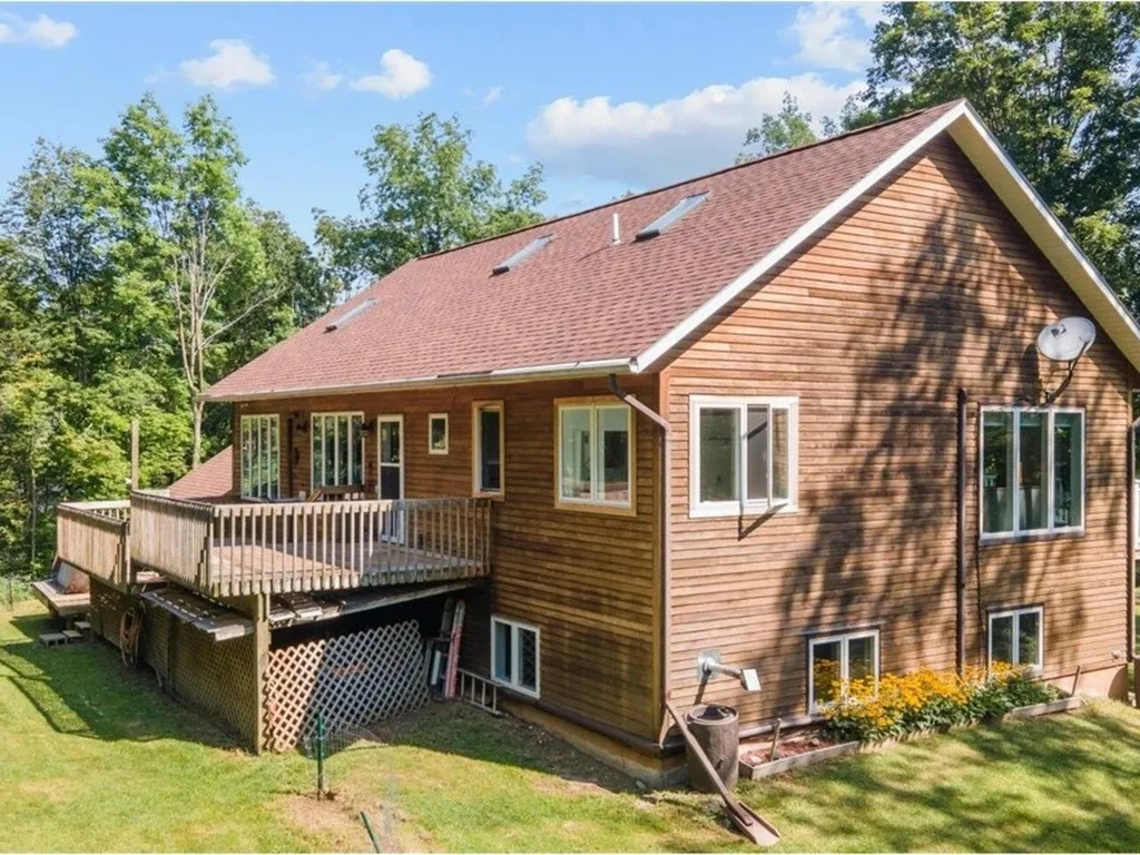 125 Bittersweet Hill Hinesburg VT 05461