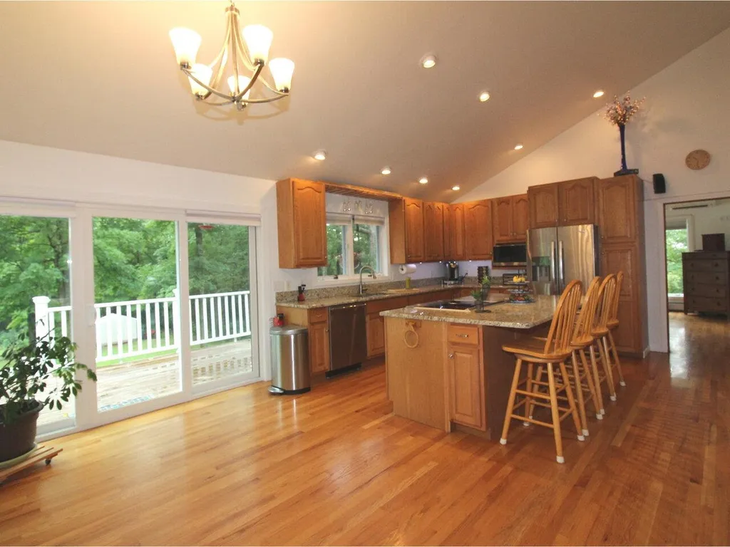 125 Bittersweet Hill Hinesburg VT 05461