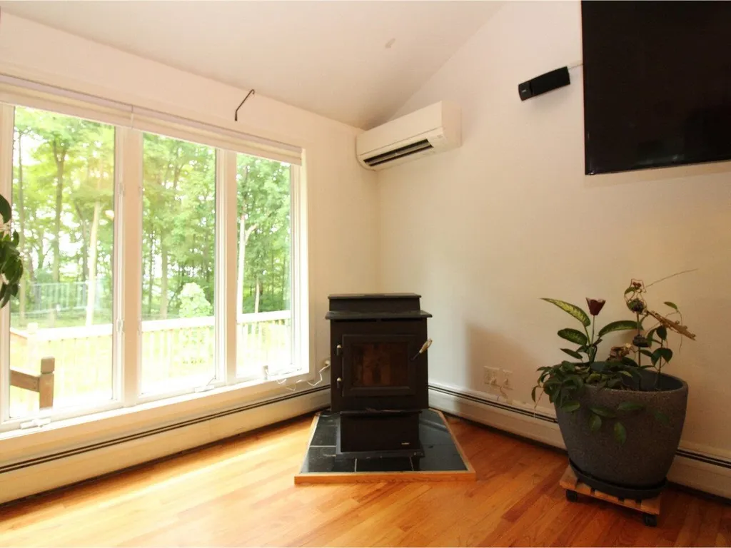 125 Bittersweet Hill Hinesburg VT 05461