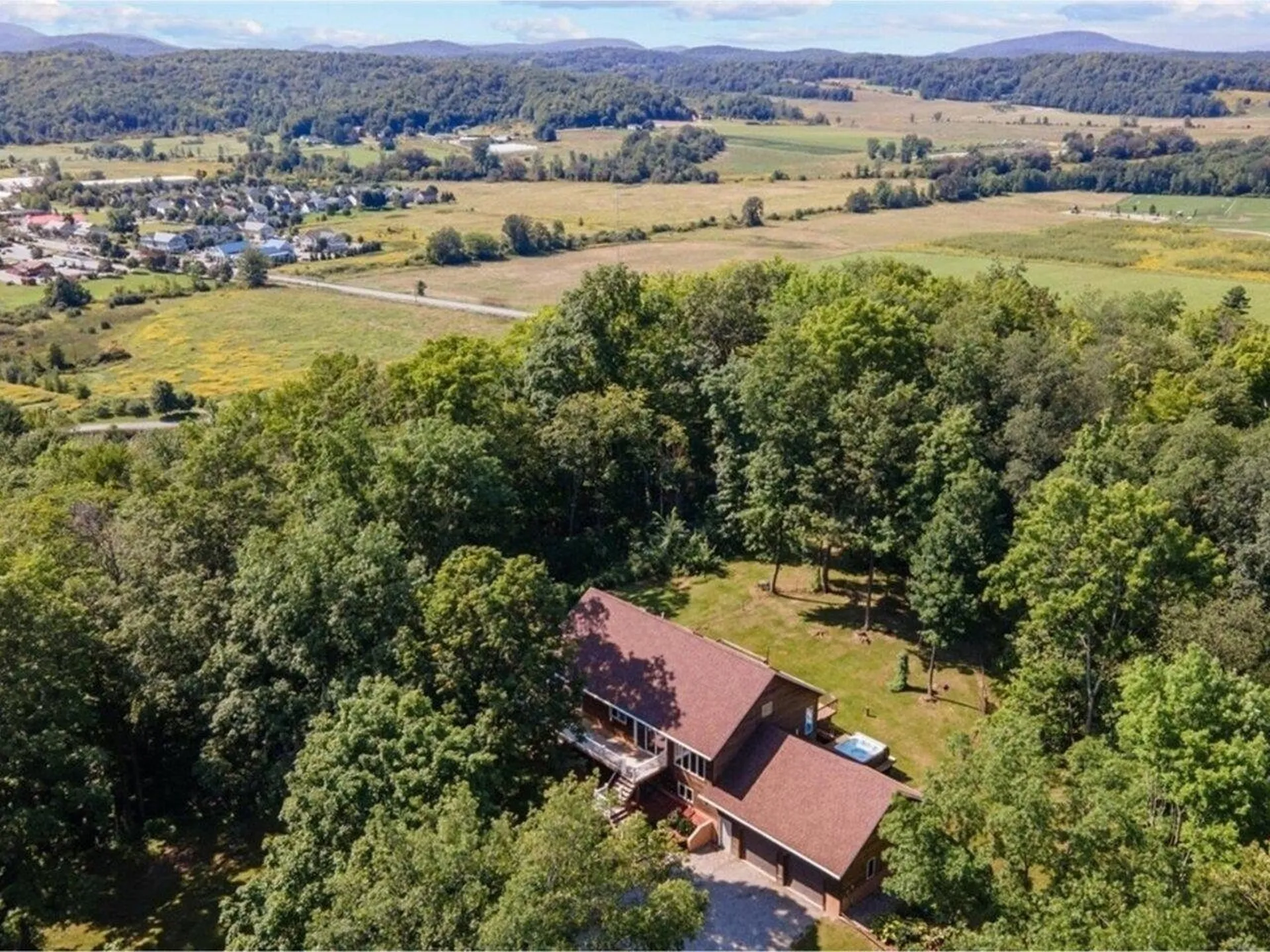 125 Bittersweet Hill Hinesburg VT 05461