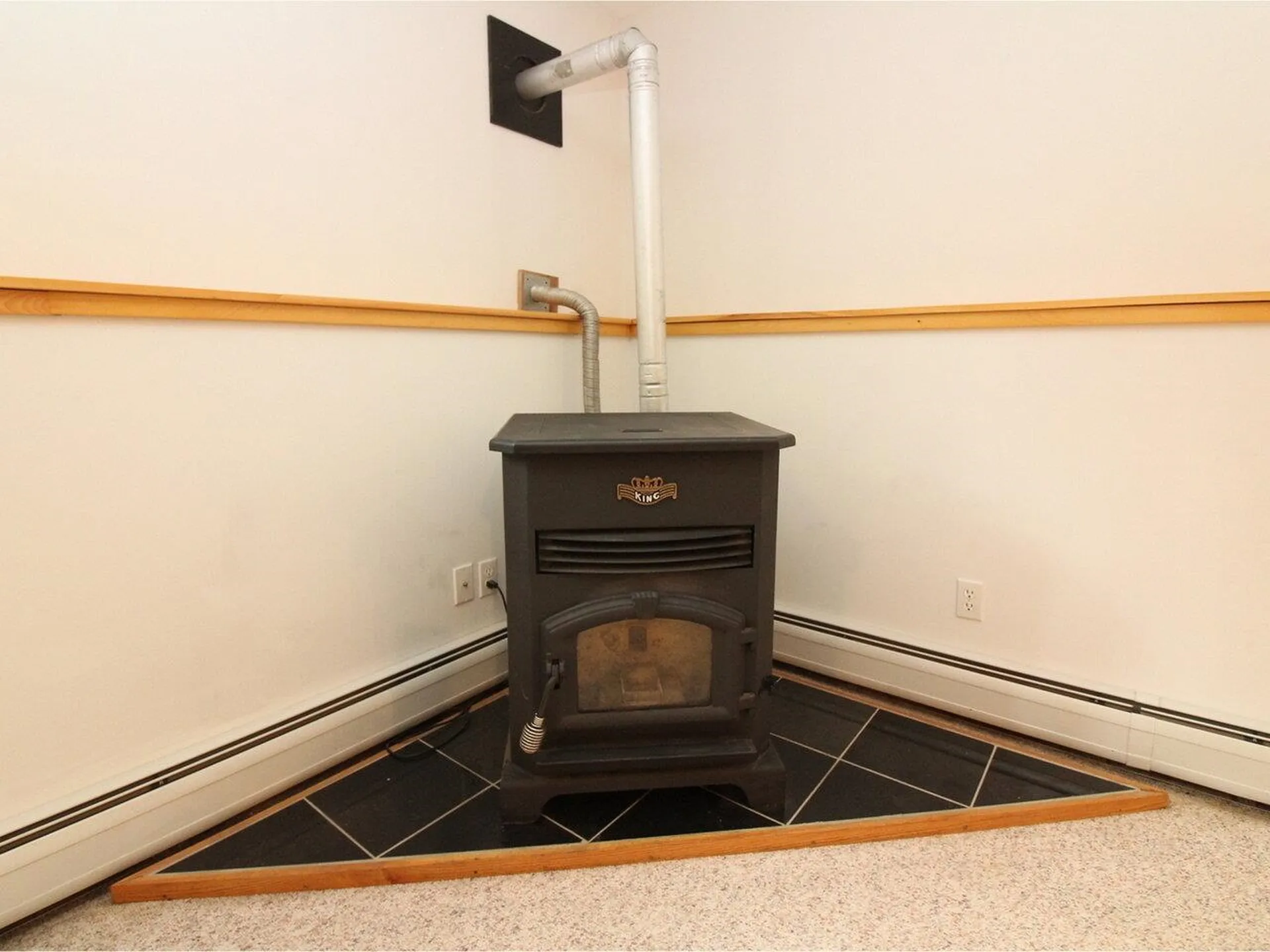 125 Bittersweet Hill Hinesburg VT 05461
