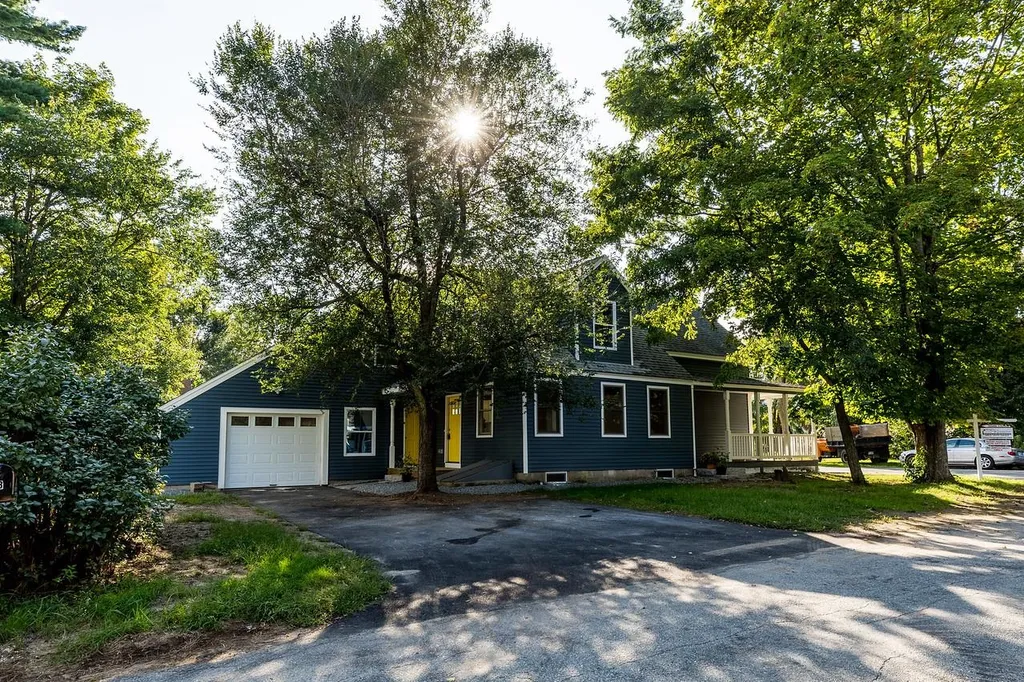 8 Elm Street Newton NH 03858