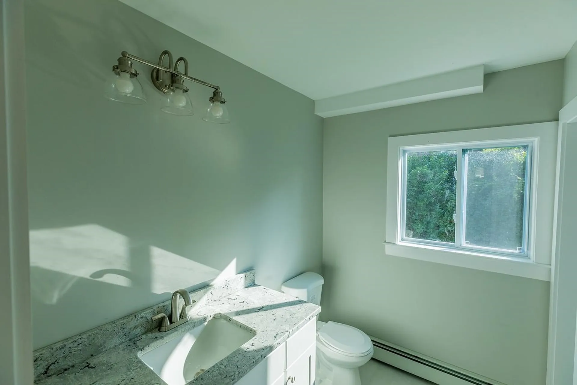 8 Elm Street Newton NH 03858