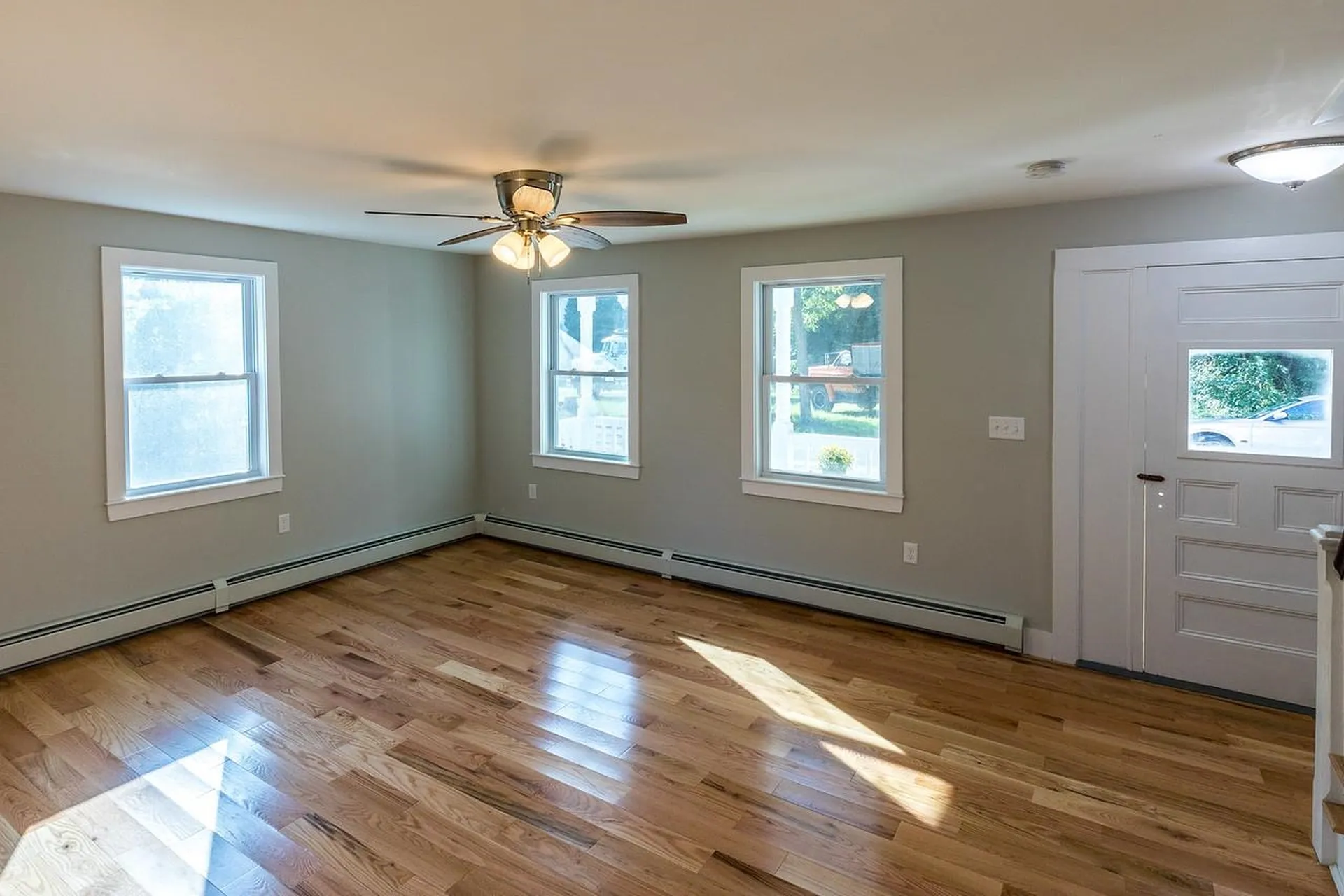 8 Elm Street Newton NH 03858