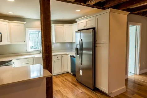 8 Elm Street Newton NH 03858