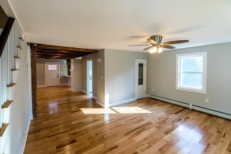 8 Elm Street Newton NH 03858