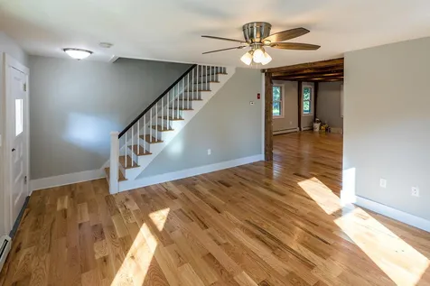 8 Elm Street Newton NH 03858