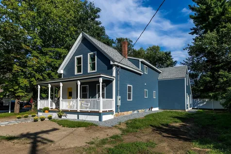 8 Elm Street Newton NH 03858