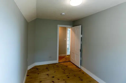 8 Elm Street Newton NH 03858