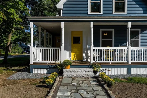8 Elm Street Newton NH 03858
