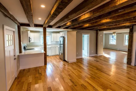 8 Elm Street Newton NH 03858
