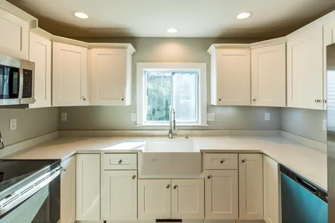 8 Elm Street Newton NH 03858