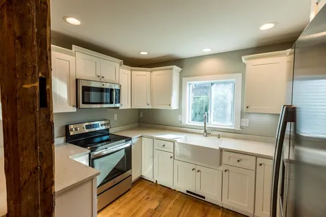 8 Elm Street Newton NH 03858