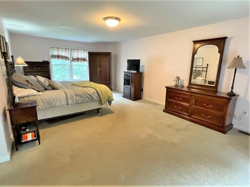 9 Blackford Drive Exeter NH 03833