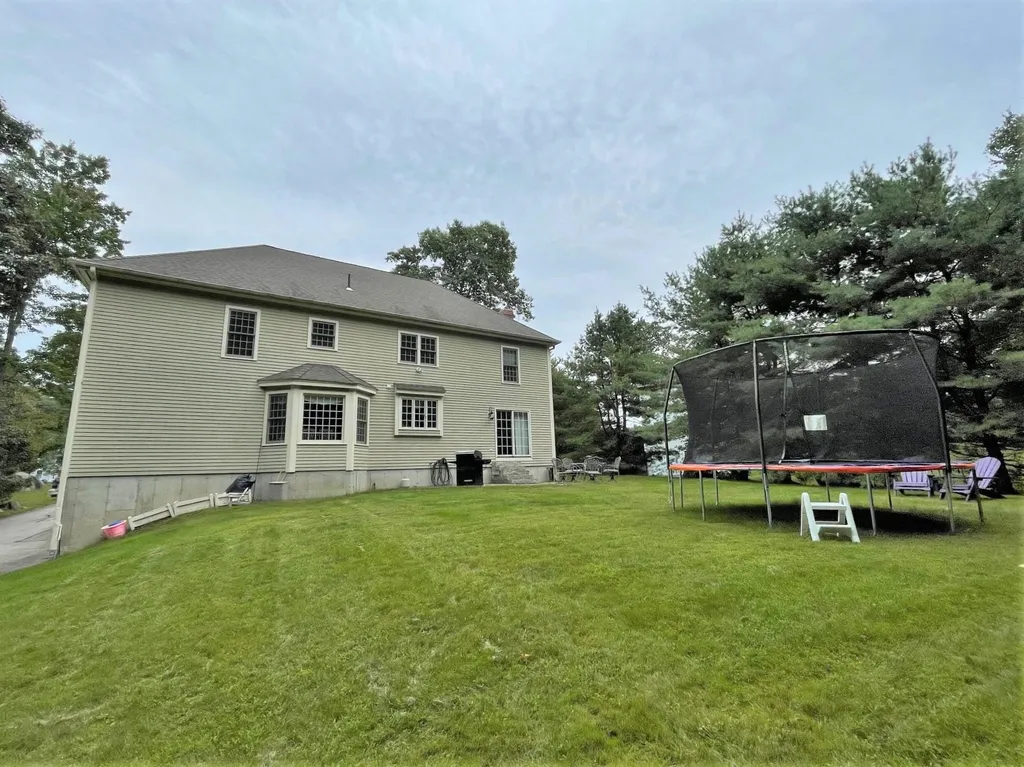 9 Blackford Drive Exeter NH 03833