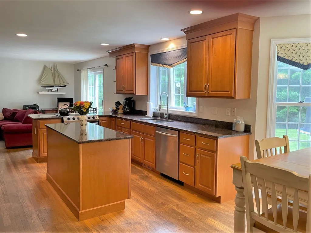 9 Blackford Drive Exeter NH 03833