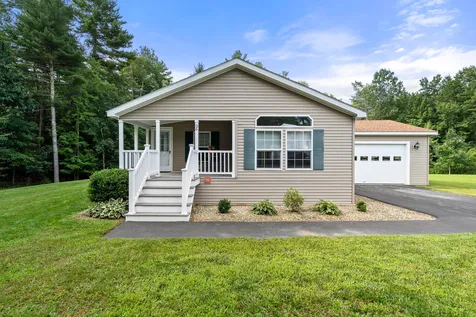 36 Holly Circle North Hampton NH 03862