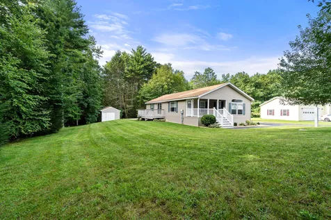 36 Holly Circle North Hampton NH 03862