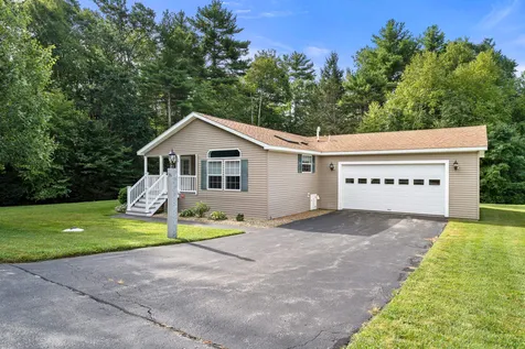 36 Holly Circle North Hampton NH 03862